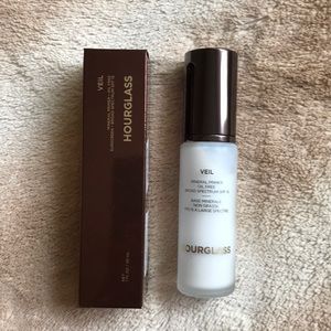 Hourglass Veil Mineral Primer